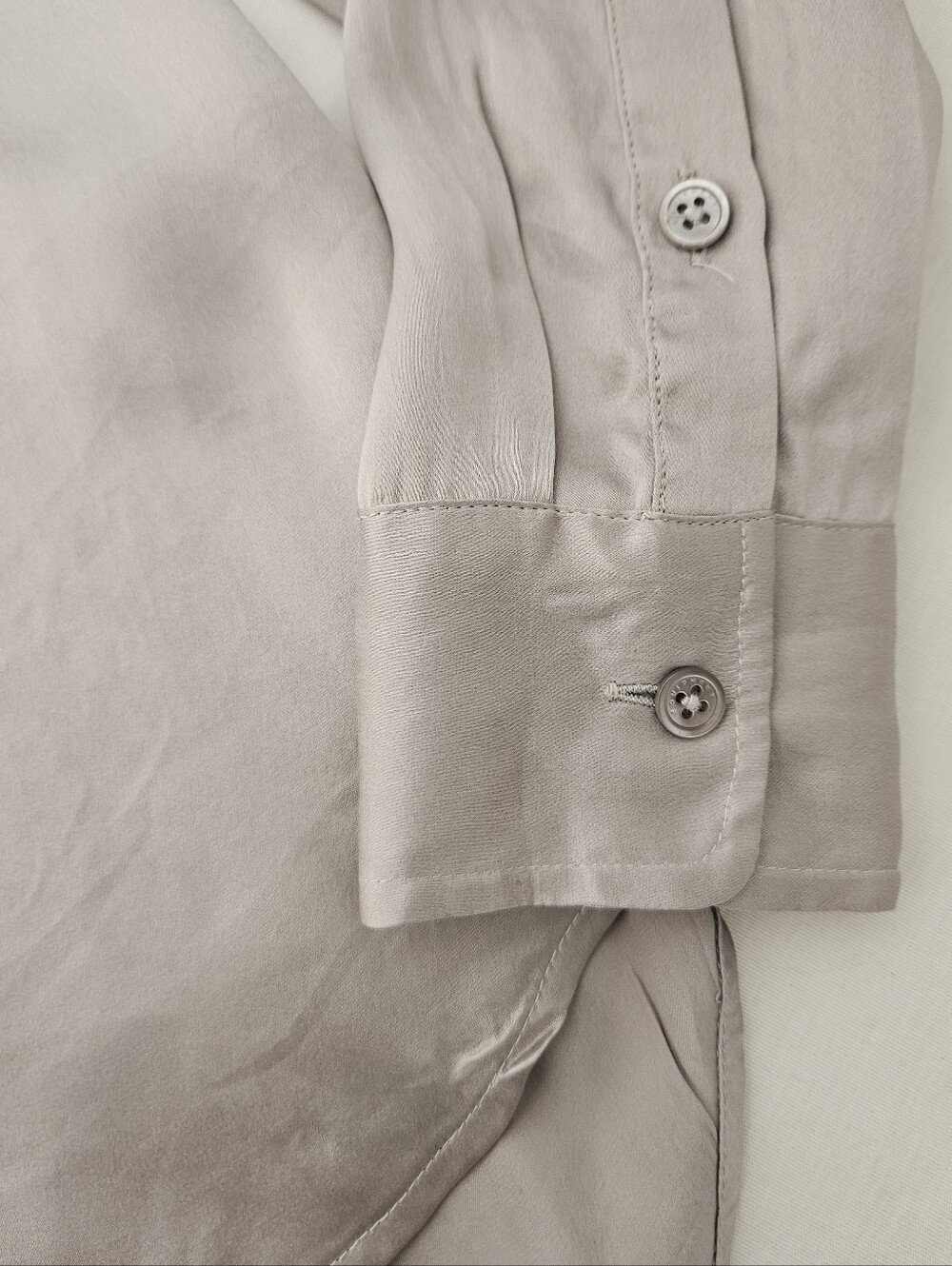 Equipment Femme Silk Button Down Shirt Silver Gray Long Sleeve Small - Picture 7 of 10